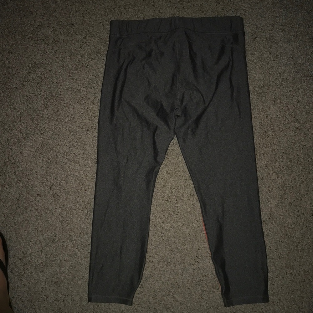 Under Armor exercise pants - Picture 2 of 2